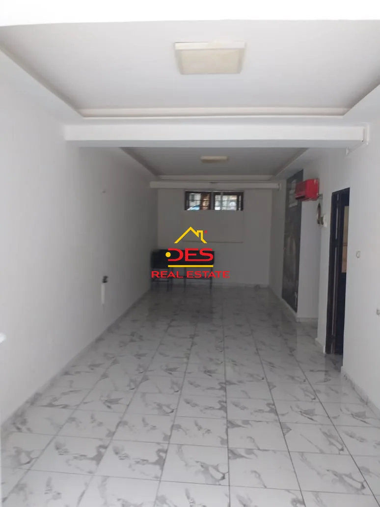Jepet me qira ambient komercial tek rruga dibrës, tiranë