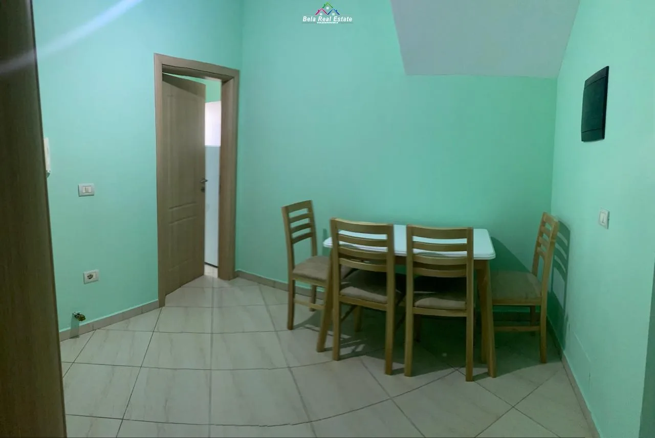 Kati Vile Me Qera 2+1 Tek ish Tregu Elektrik (ID BV22365) Tirane.