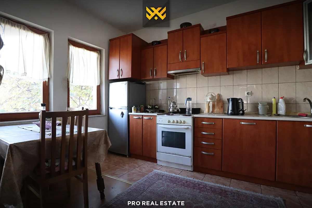 Shtëpi 400m² për #SHITJE në Qendër.