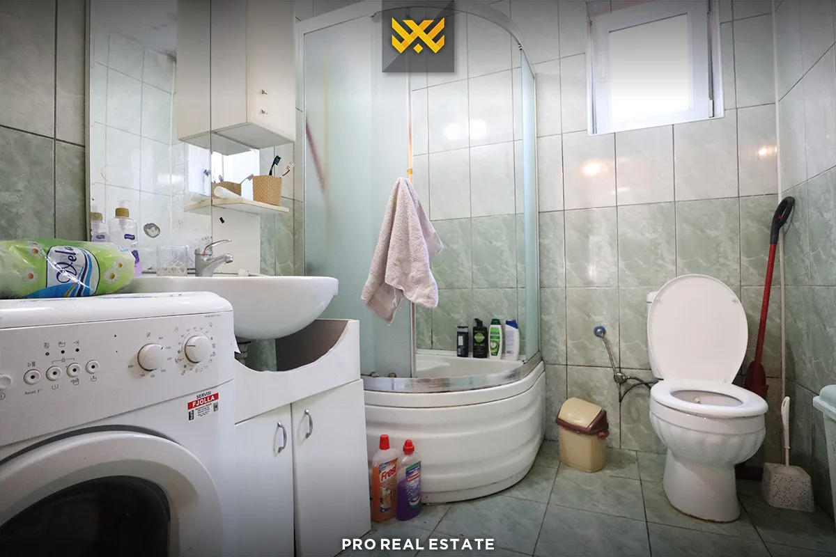 Shtëpi 400m² për #SHITJE në Qendër.