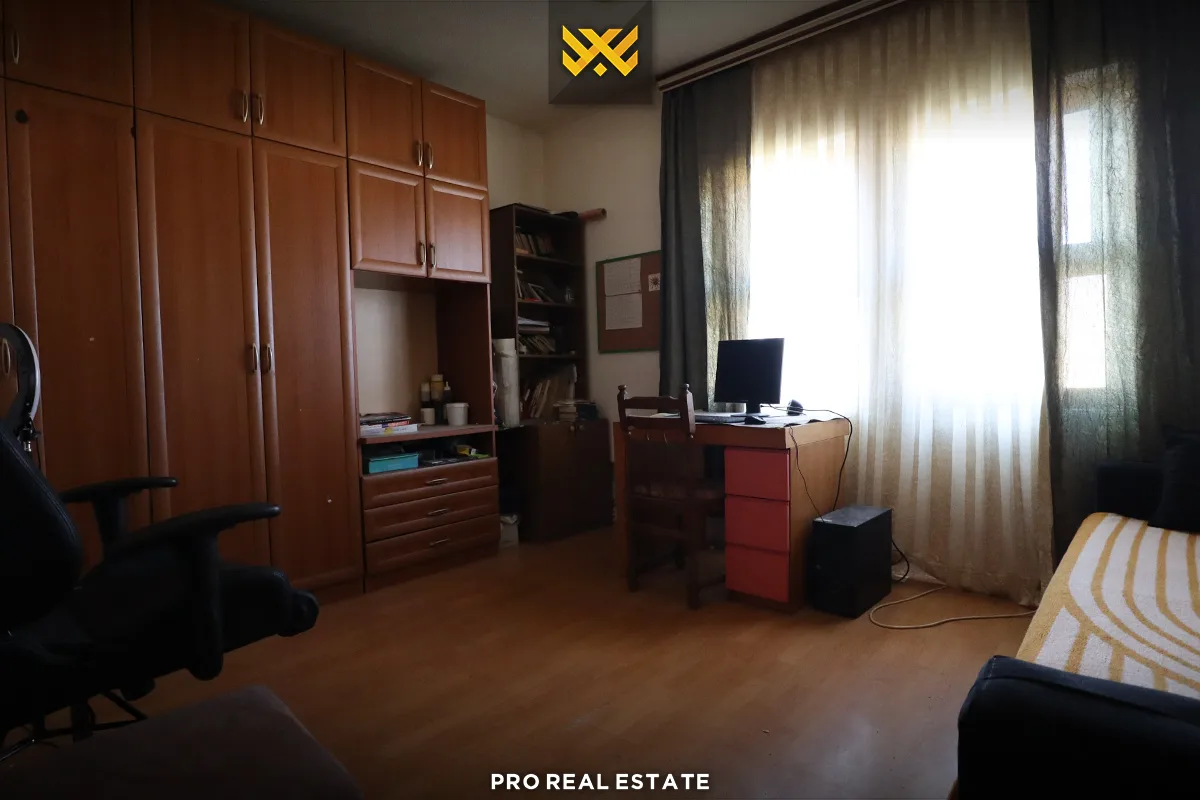 Shtëpi 400m² për #SHITJE në Qendër.