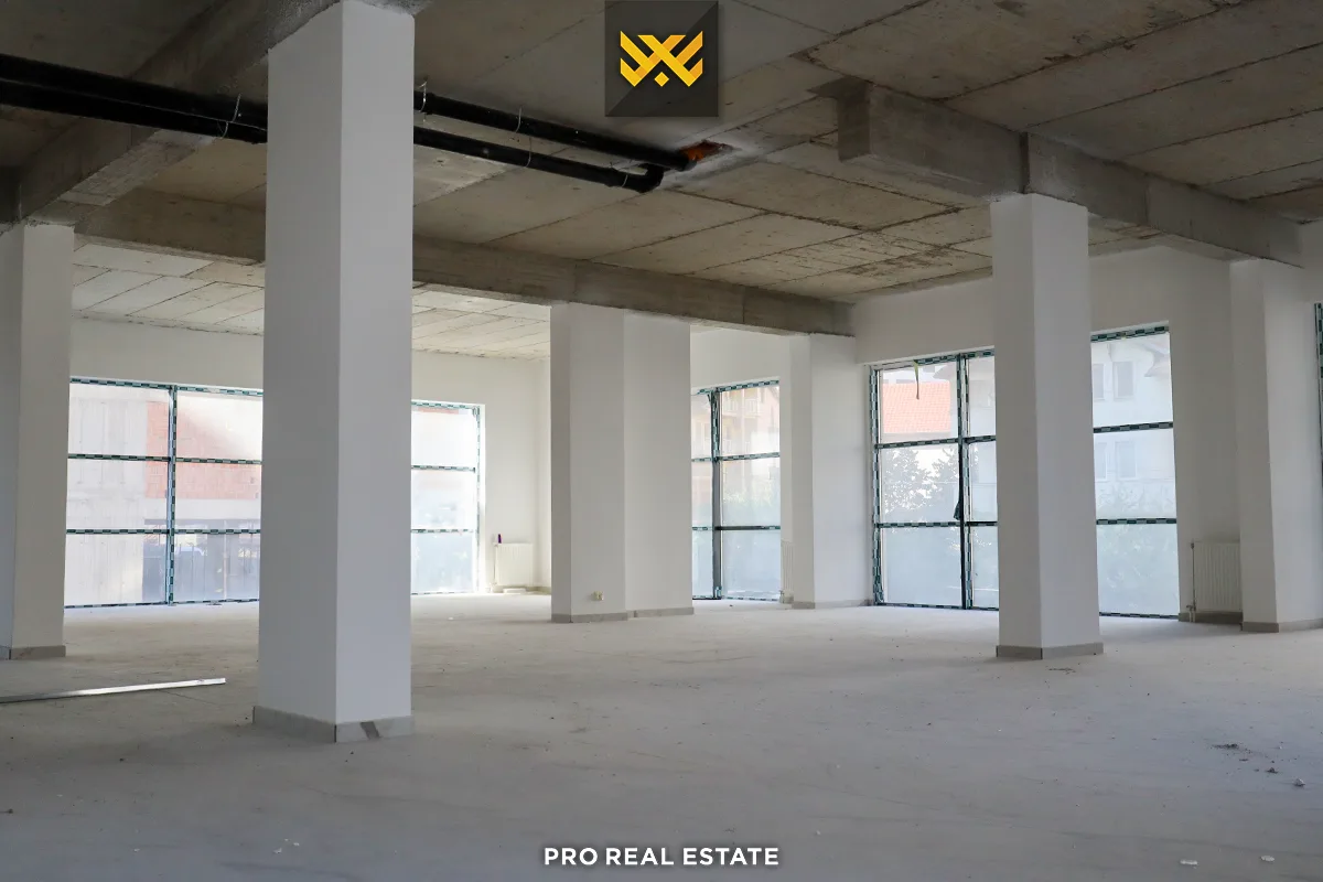 Lokal 220m² me #QIRA te Mati 1