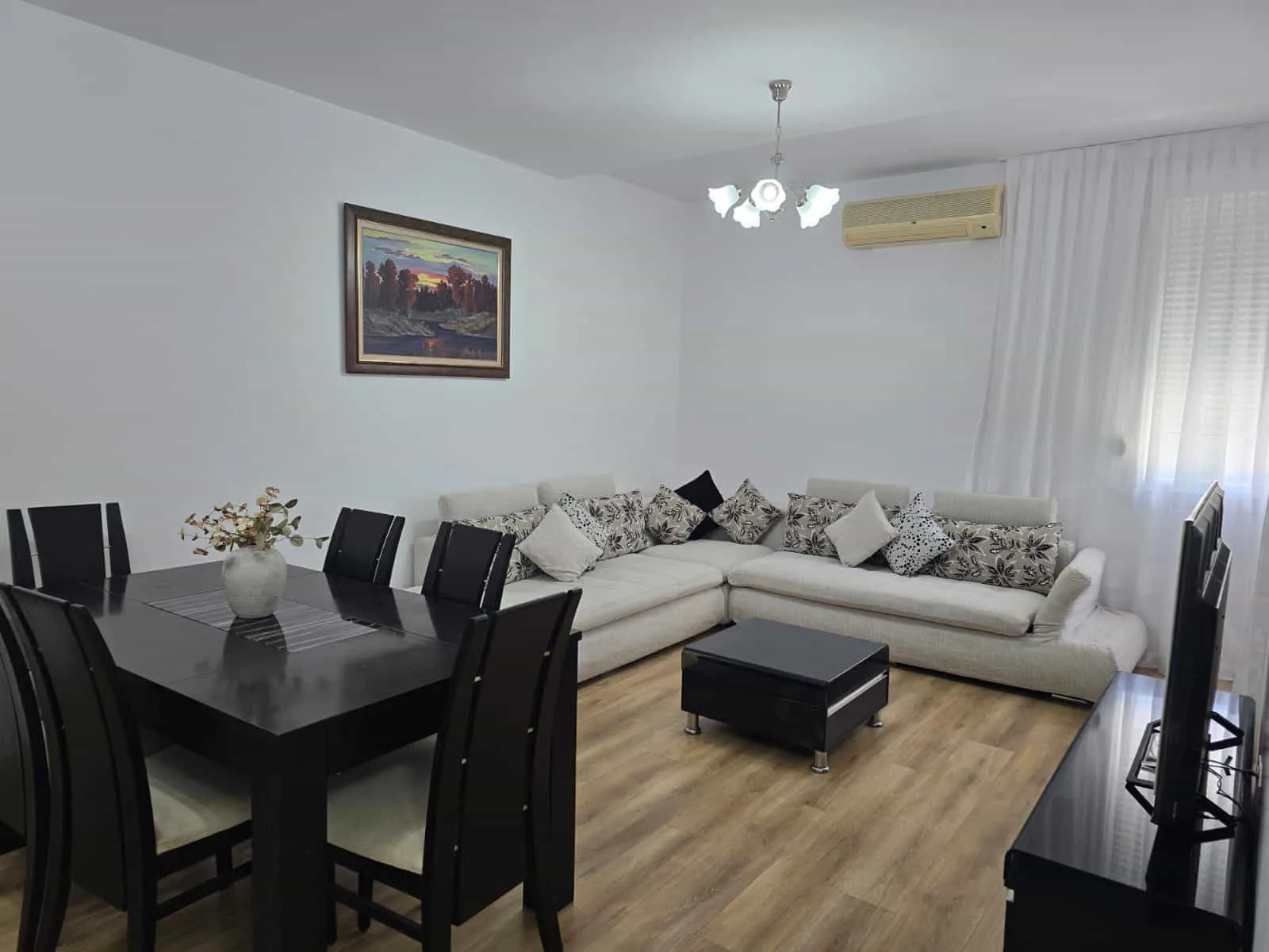 Apartament me qera 2+1+2 ne Vasil Shanto (ID B2201324) Tirane