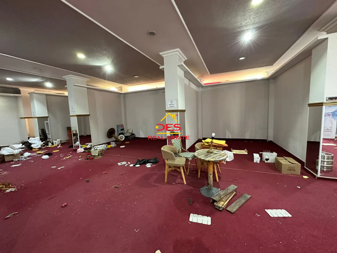 Shitet ambjent biznesi në një nga zonat kryesore të qytetit,elbasan.