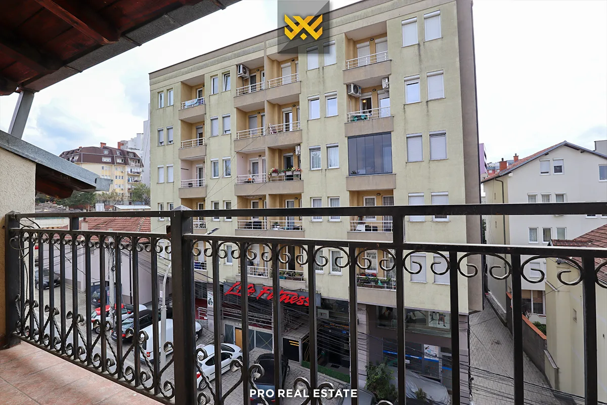 Objekt / Zyrë 230m² me #QIRA te Parku i Qytetit