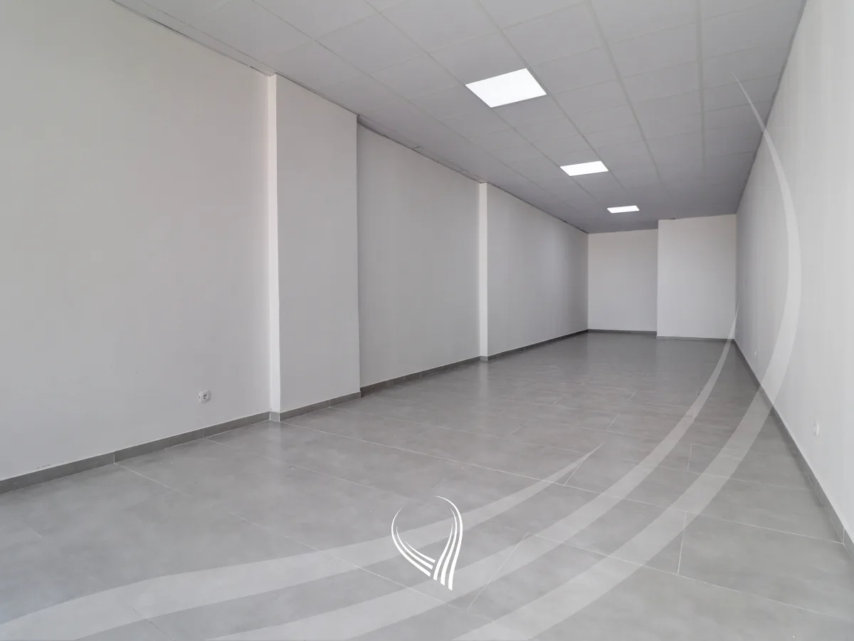 Lokal 60m2 me qira në lagjen Mati 1