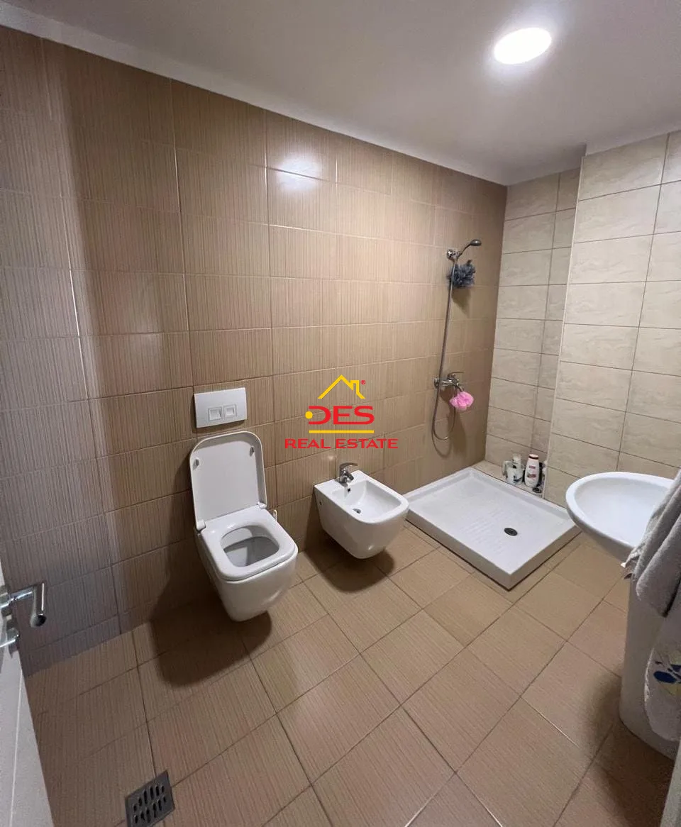 Shitet apartament 3+1+2 në astir, tiranë.