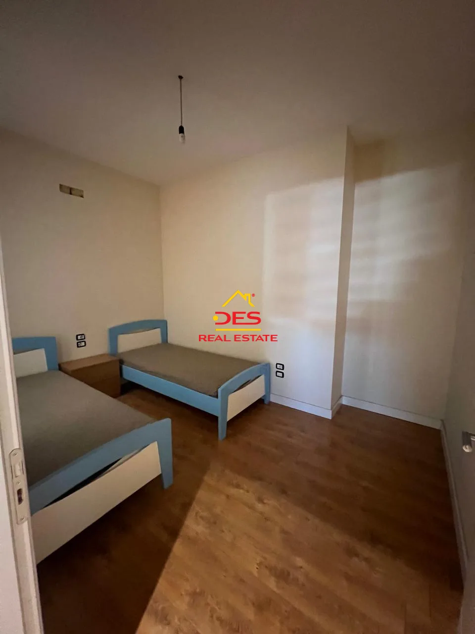Shitet apartament 3+1+2 në astir, tiranë.