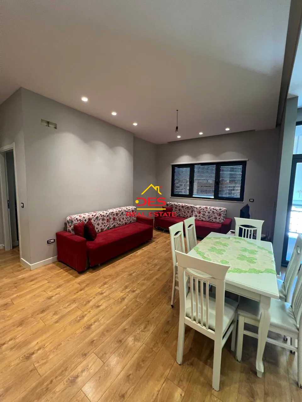 Shitet apartament 3+1+2 në astir, tiranë.