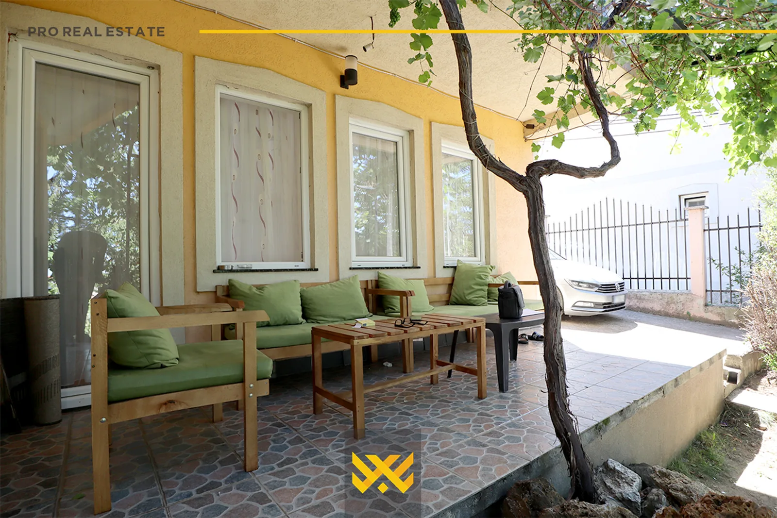 Shtëpi 220m² me #QIRA në Matiçan.