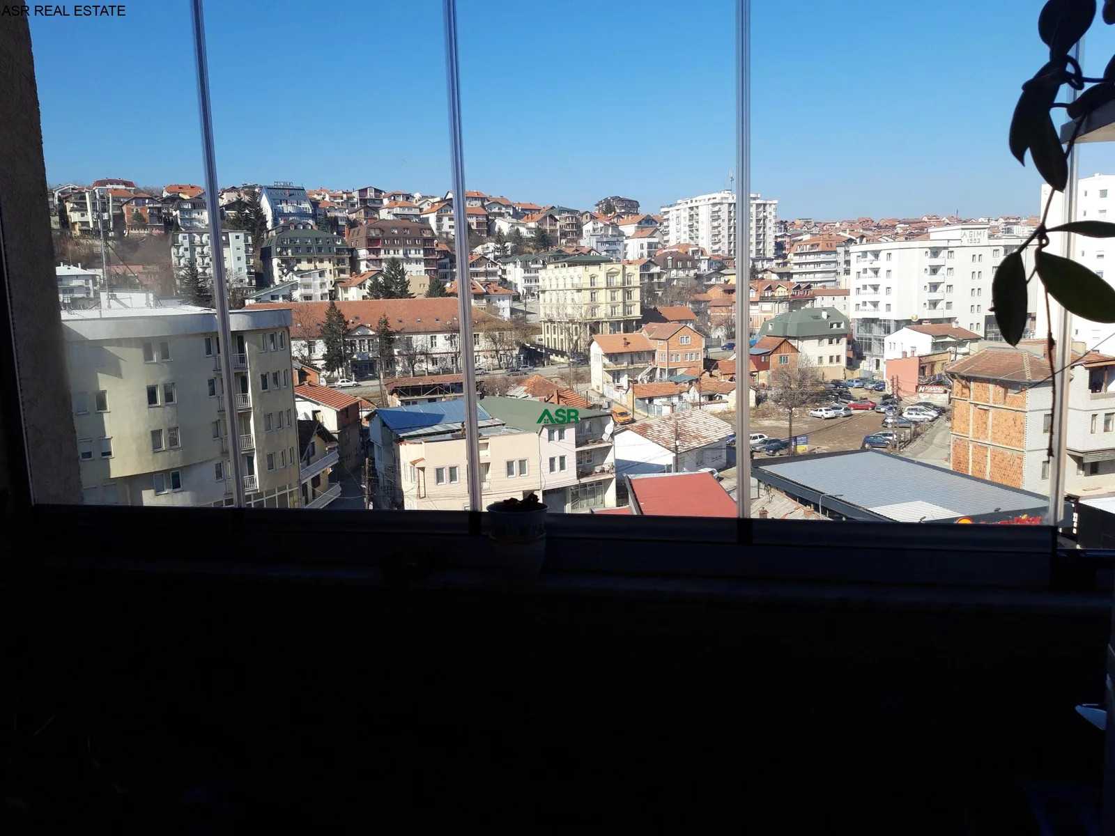 Lëshohet banesa me #qira në lagjen qafa