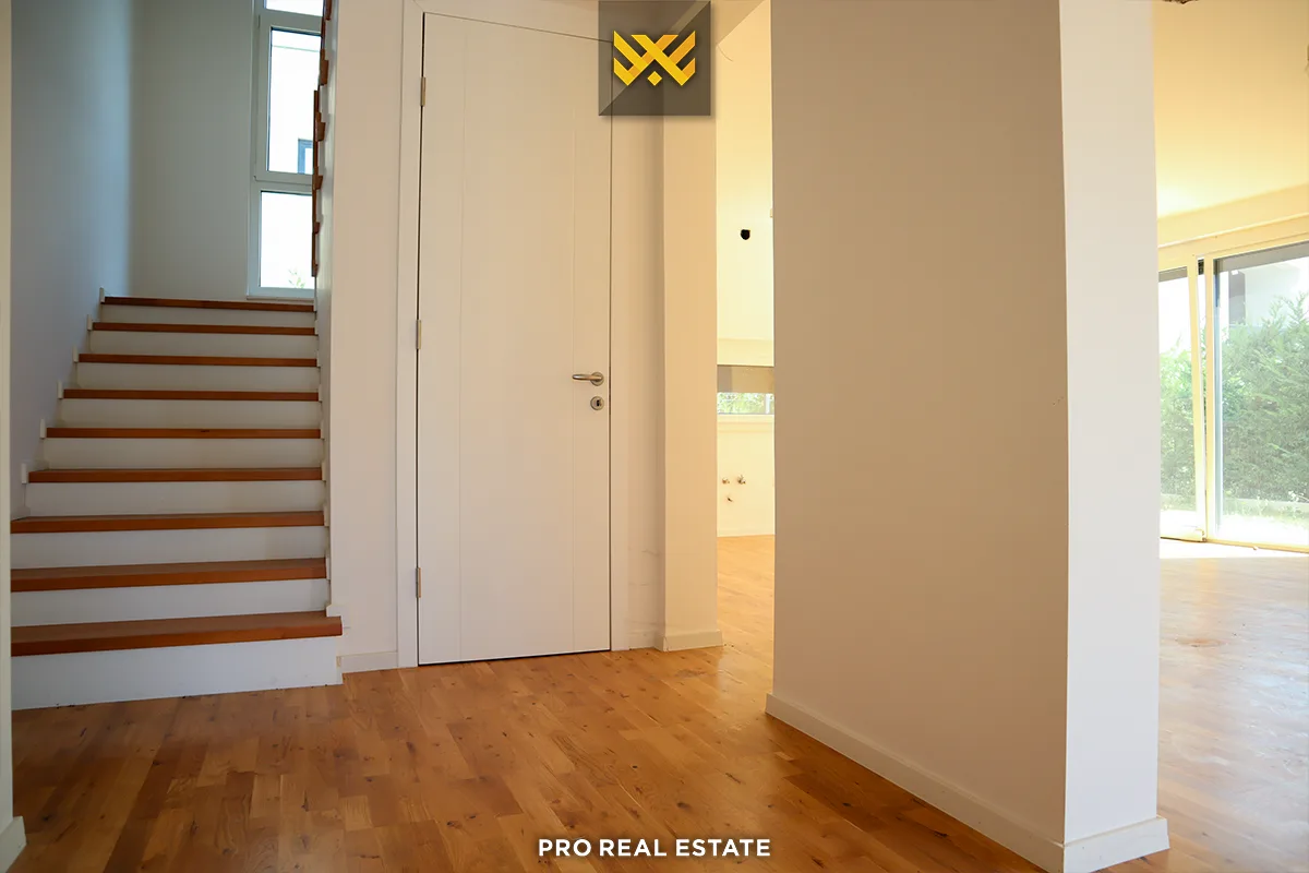 Shtëpi 245m² për #SHITJE në Lagjen Priam Village