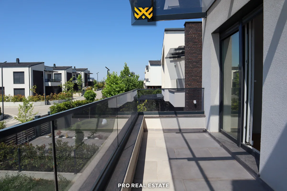 Shtëpi 245m² për #SHITJE në Lagjen Priam Village