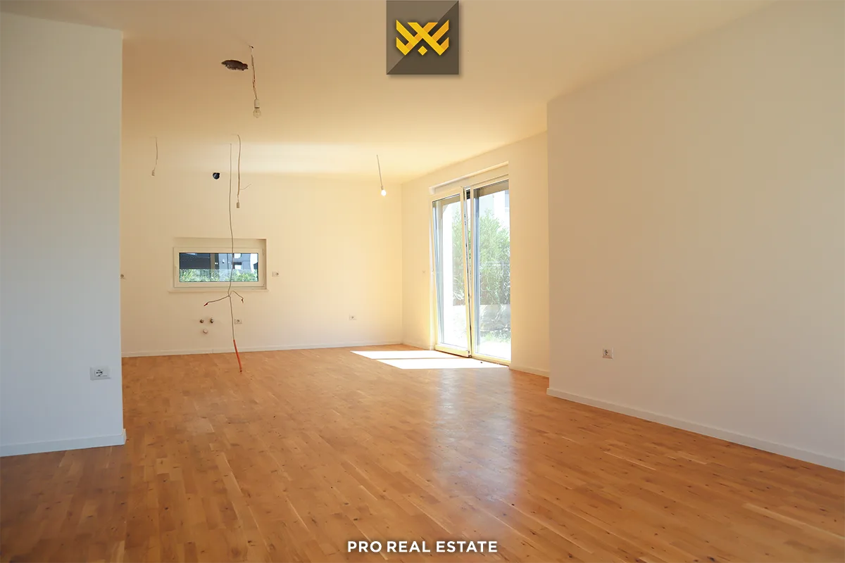 Shtëpi 245m² për #SHITJE në Lagjen Priam Village
