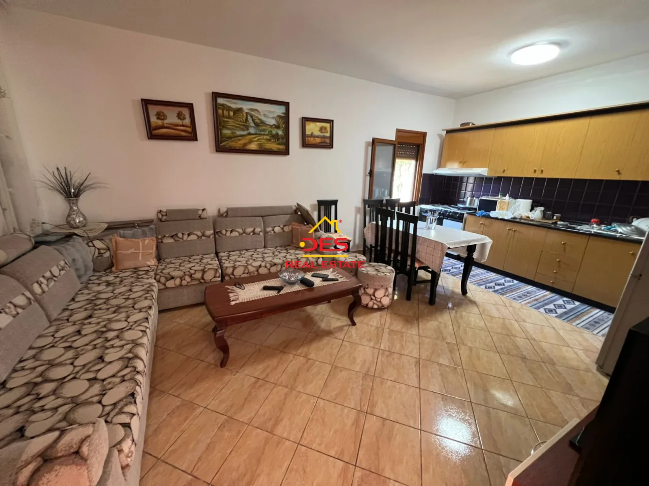 Shitet shtëpi private tek ish-fabrika e çimentos, vlorë.