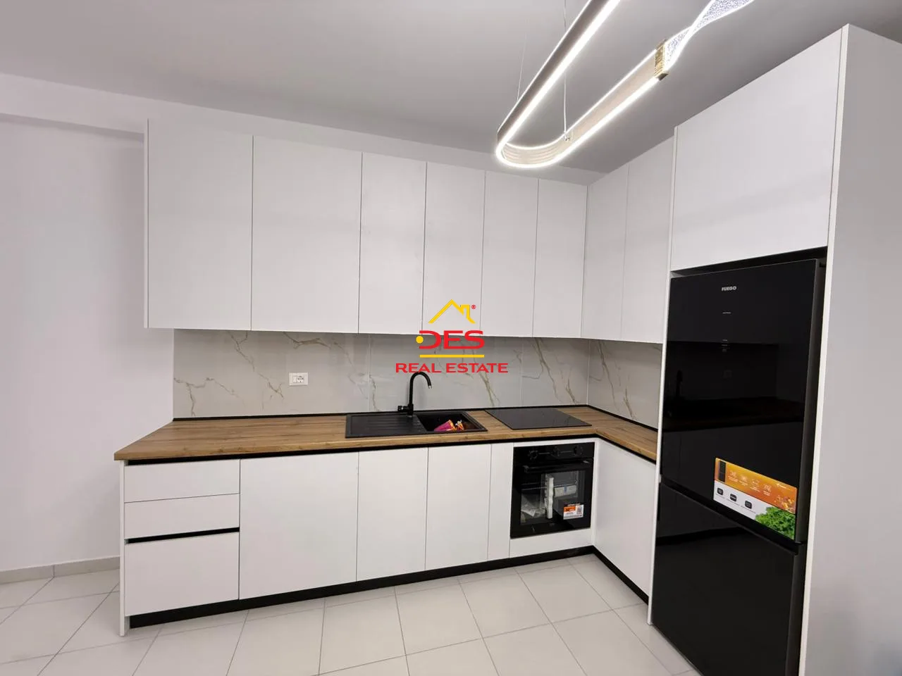 JEPET ME QIRA APARTAMENT 2+1+2 PRANË PORTIT ,VLORË 📍 Te Ish- Karburant Vola