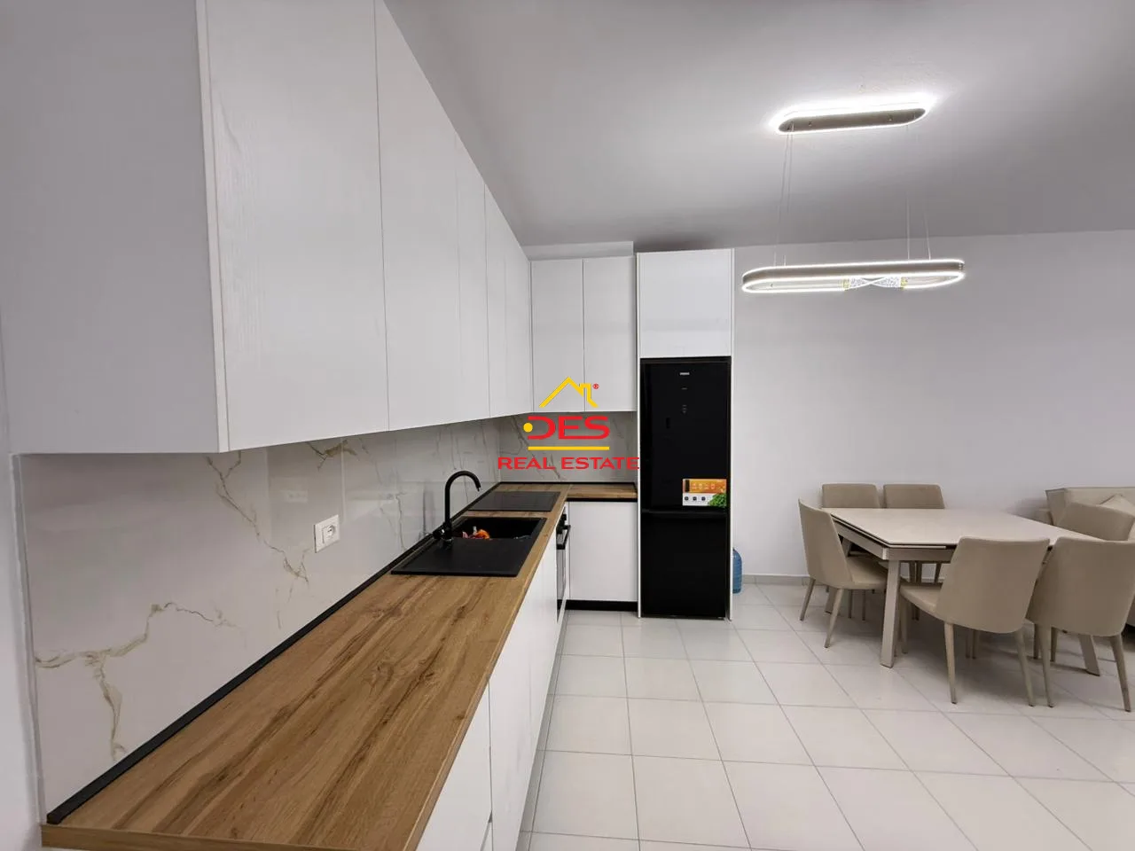 JEPET ME QIRA APARTAMENT 2+1+2 PRANË PORTIT ,VLORË 📍 Te Ish- Karburant Vola