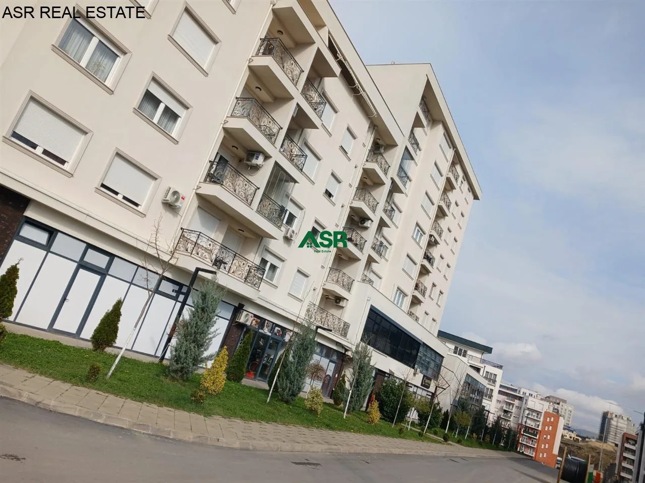 #ID:4126 Banesë 65m2 me #qira në Emshir