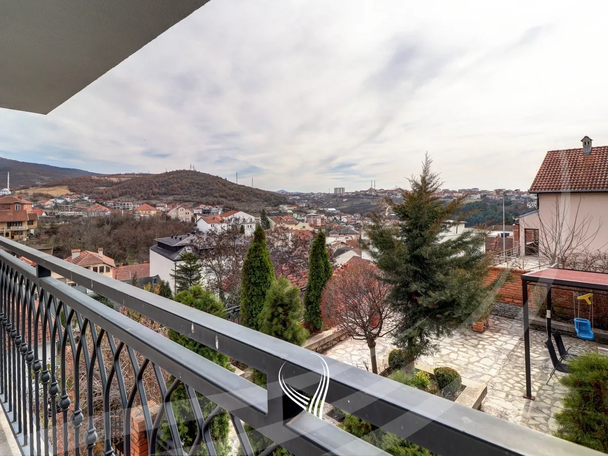 Shtepi 600m2 në shitje në lagjen Taslixhe