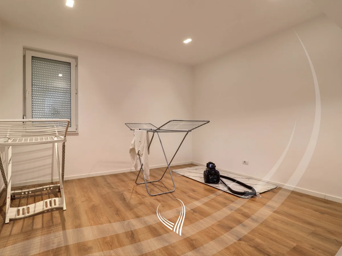 Shtepi 600m2 në shitje në lagjen Taslixhe