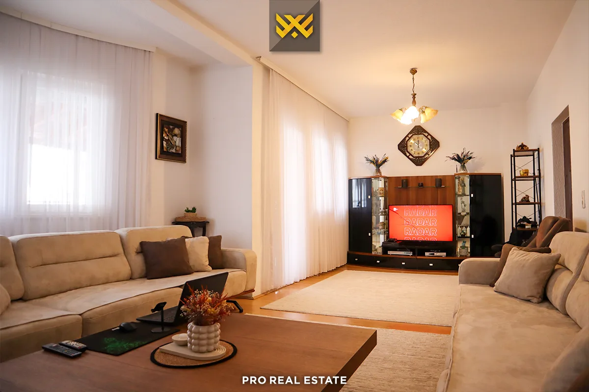 Shtëpi 554m² për #SHITJE në Lagjen Gjinaj