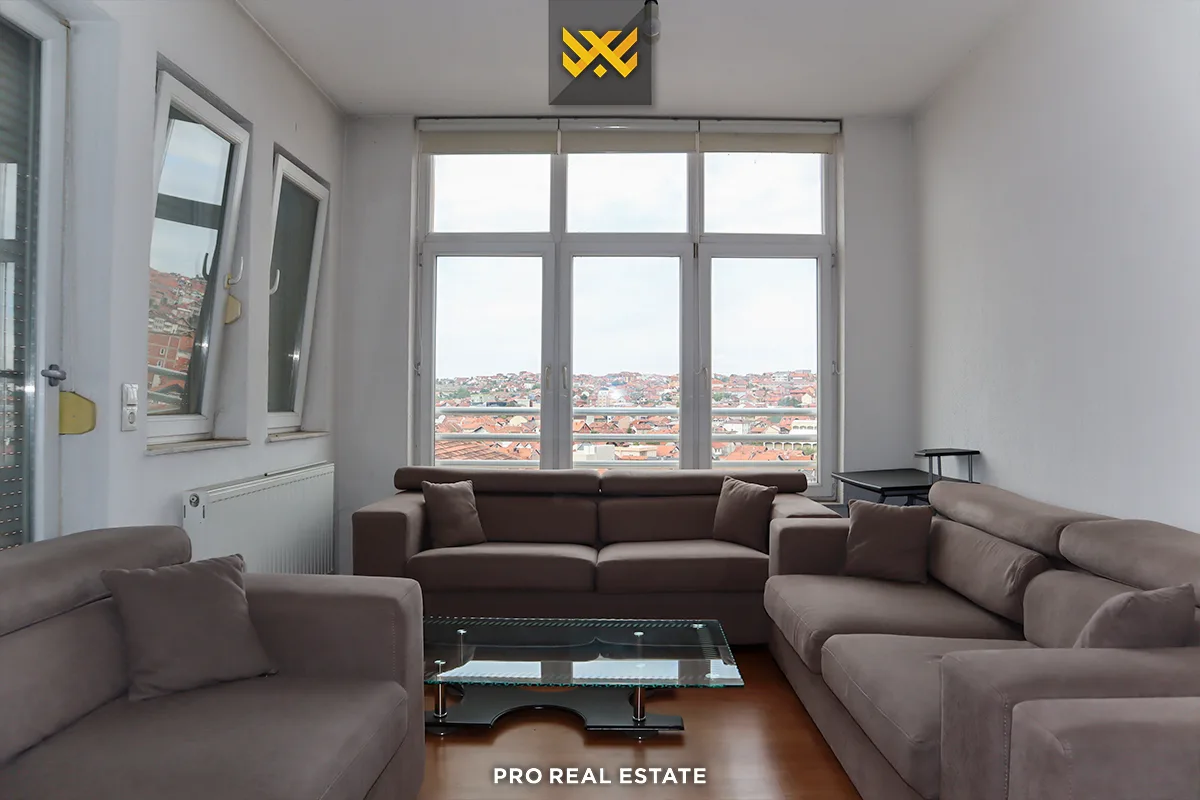 Shtëpi 554m² për #SHITJE në Lagjen Gjinaj