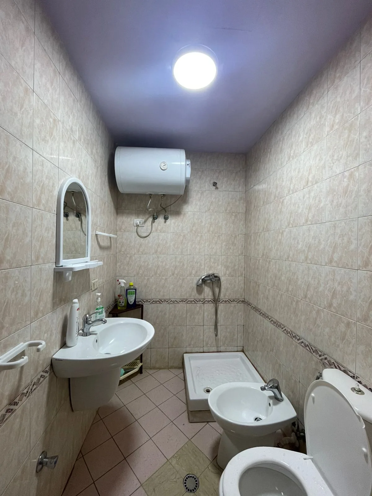 Apartament me qera 1+1 tek Rruga e Durresit (ID B211344) Tirane.