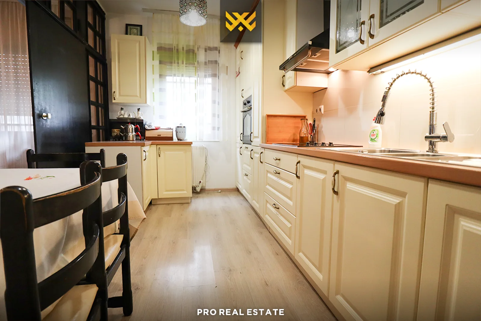 Shtëpi 460m² me #QIRA në Velani.