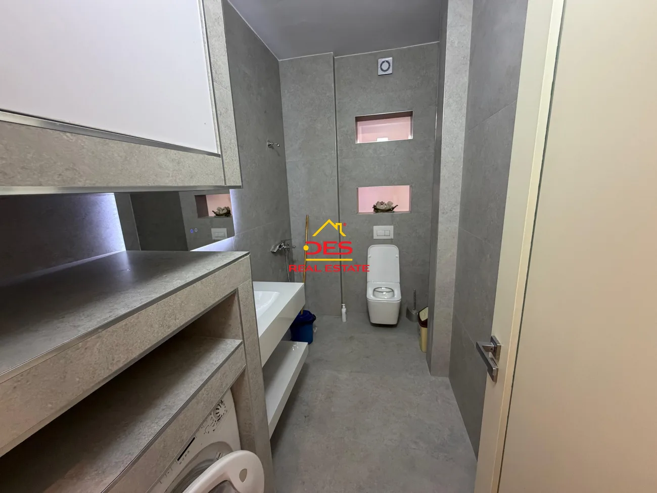 Jepet me qira apartament 2+1 pranë hotel partner, vlorë