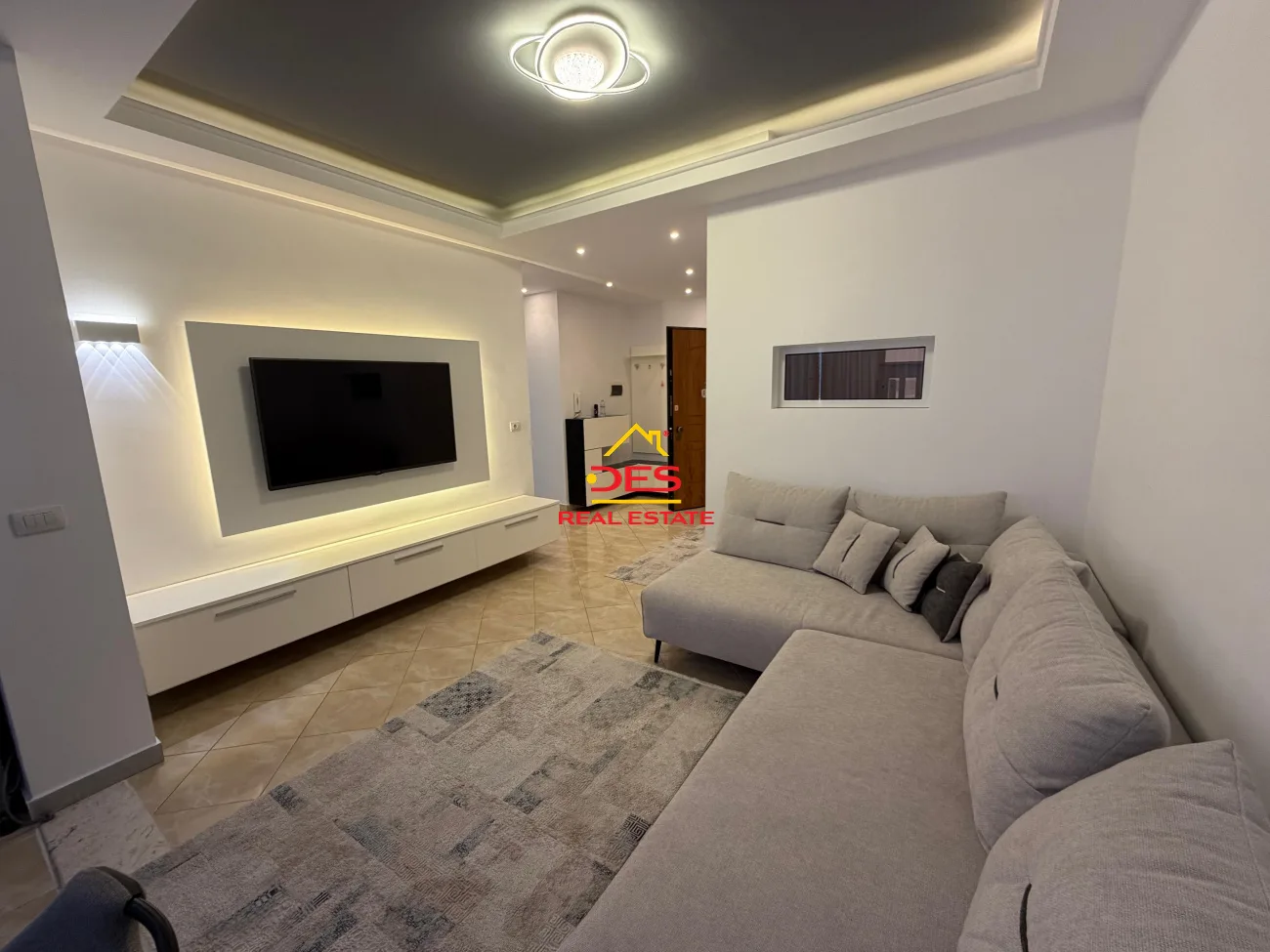 Jepet me qira apartament 2+1 pranë hotel partner, vlorë