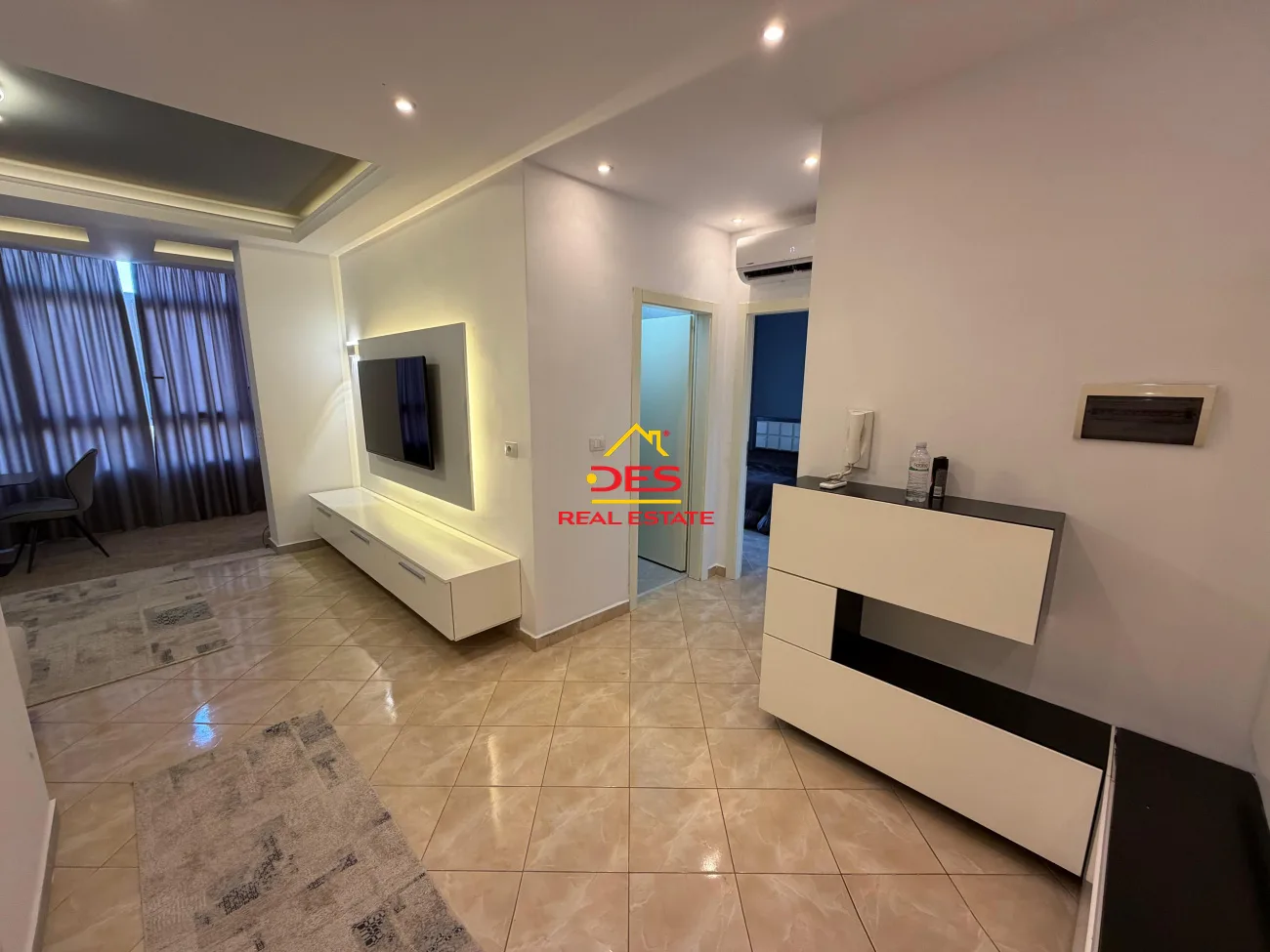 Jepet me qira apartament 2+1 pranë hotel partner, vlorë