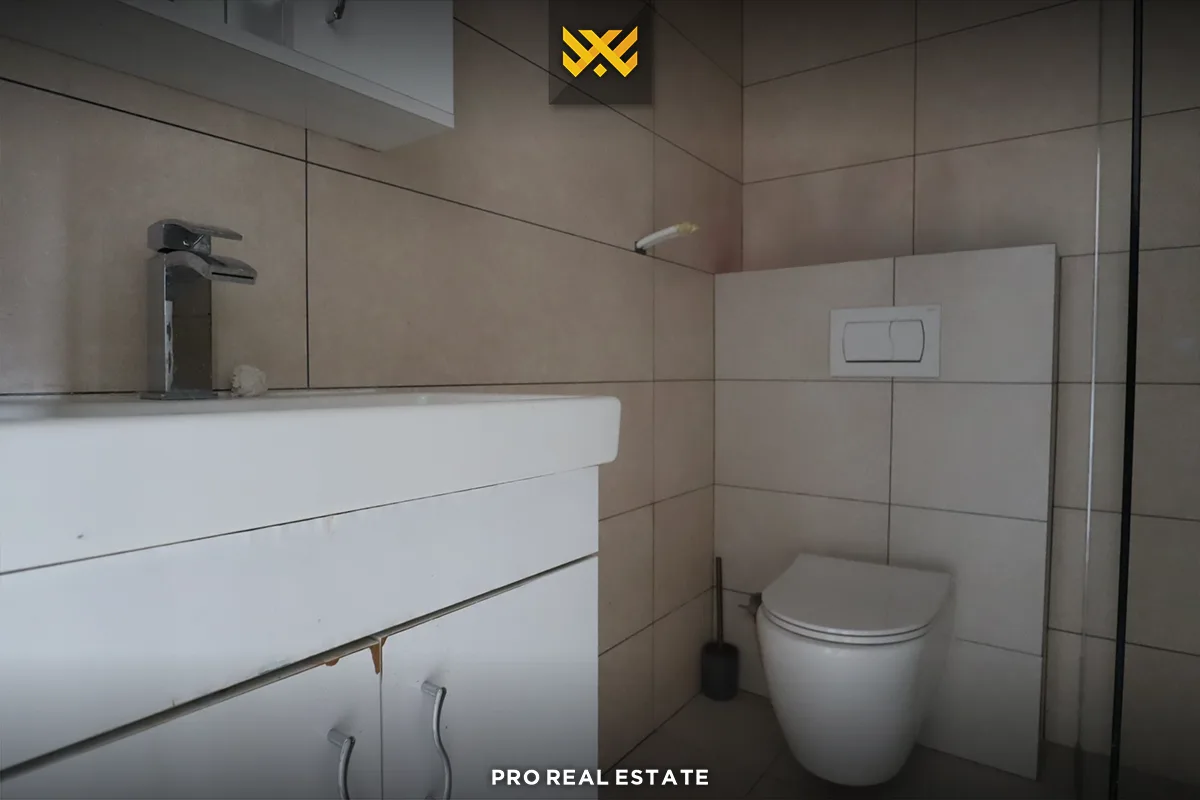 Lokal 98.3m² për #SHITJE në Emshir.