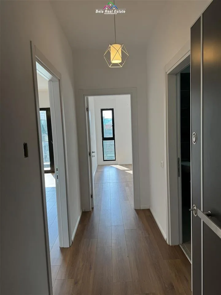 Zyre me qera 1+1 tek Farmacia 10 (ID BZ2370) Tirane