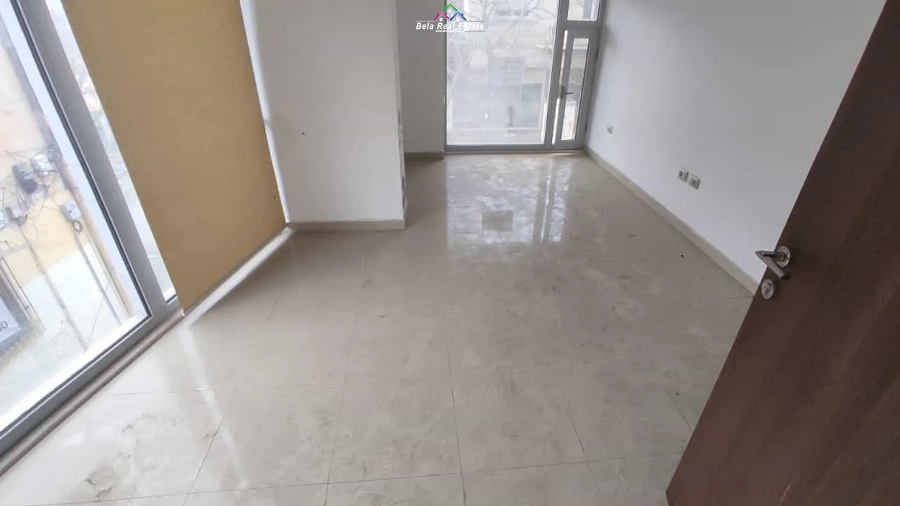 Zyre Me Qera Tek Pazari i Ri (ID BZ2551)Tirane