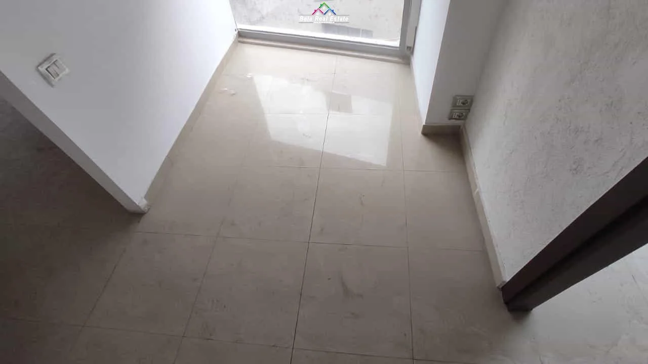 Zyre Me Qera Tek Pazari i Ri (ID BZ2551)Tirane