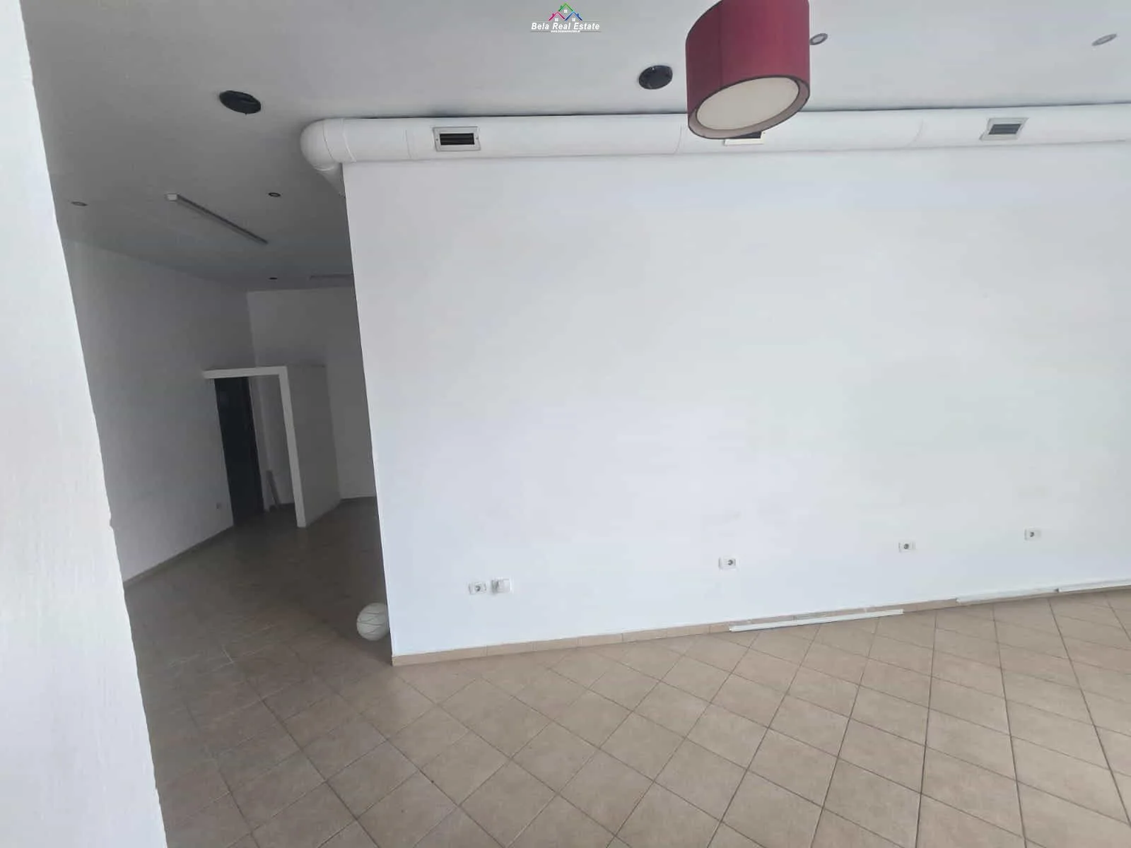 Dyqan Me Qera Tek Bulevardi Zogu i Pare (ID BZ232) Tirane