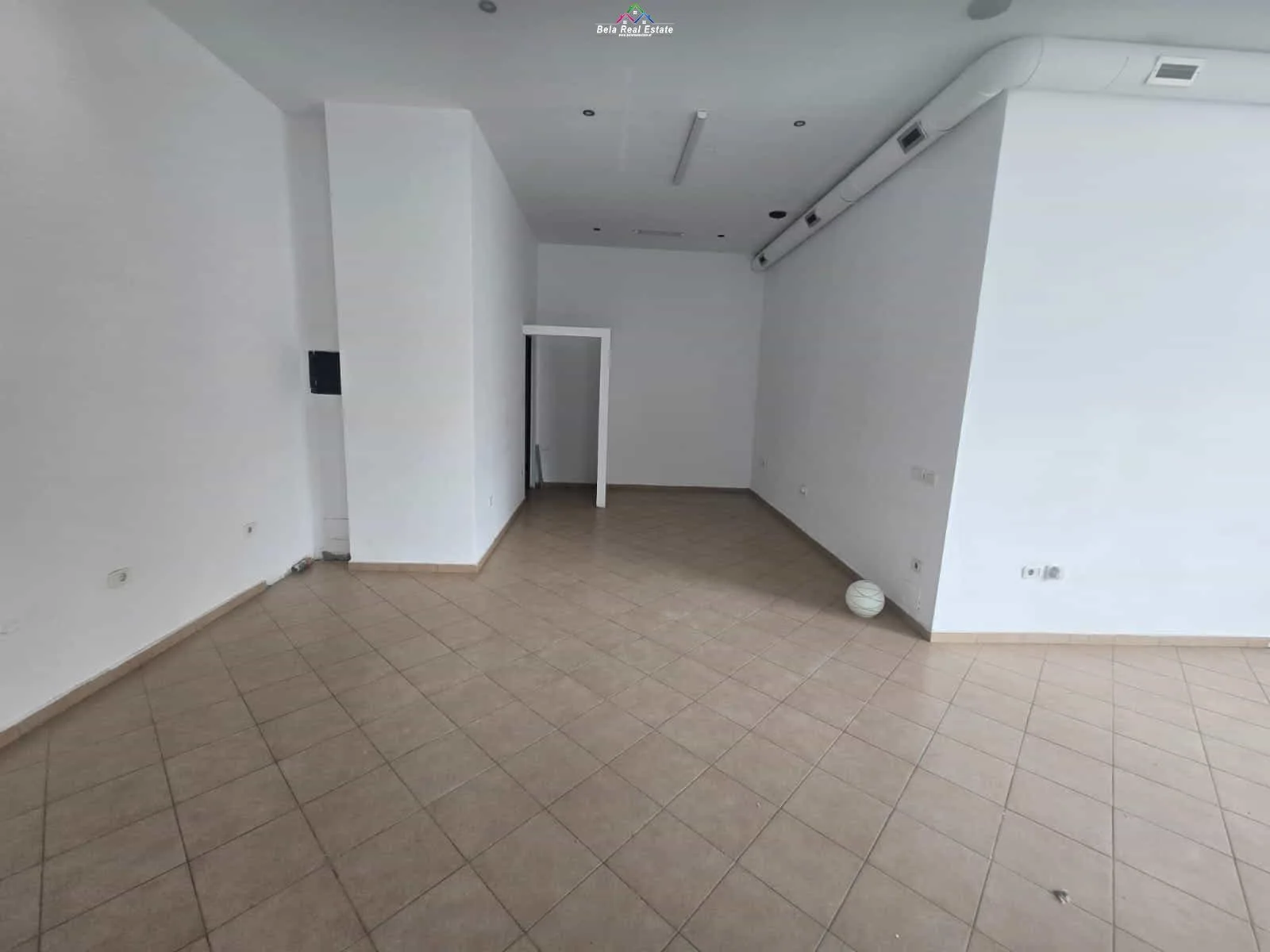 Dyqan Me Qera Tek Bulevardi Zogu i Pare (ID BZ232) Tirane