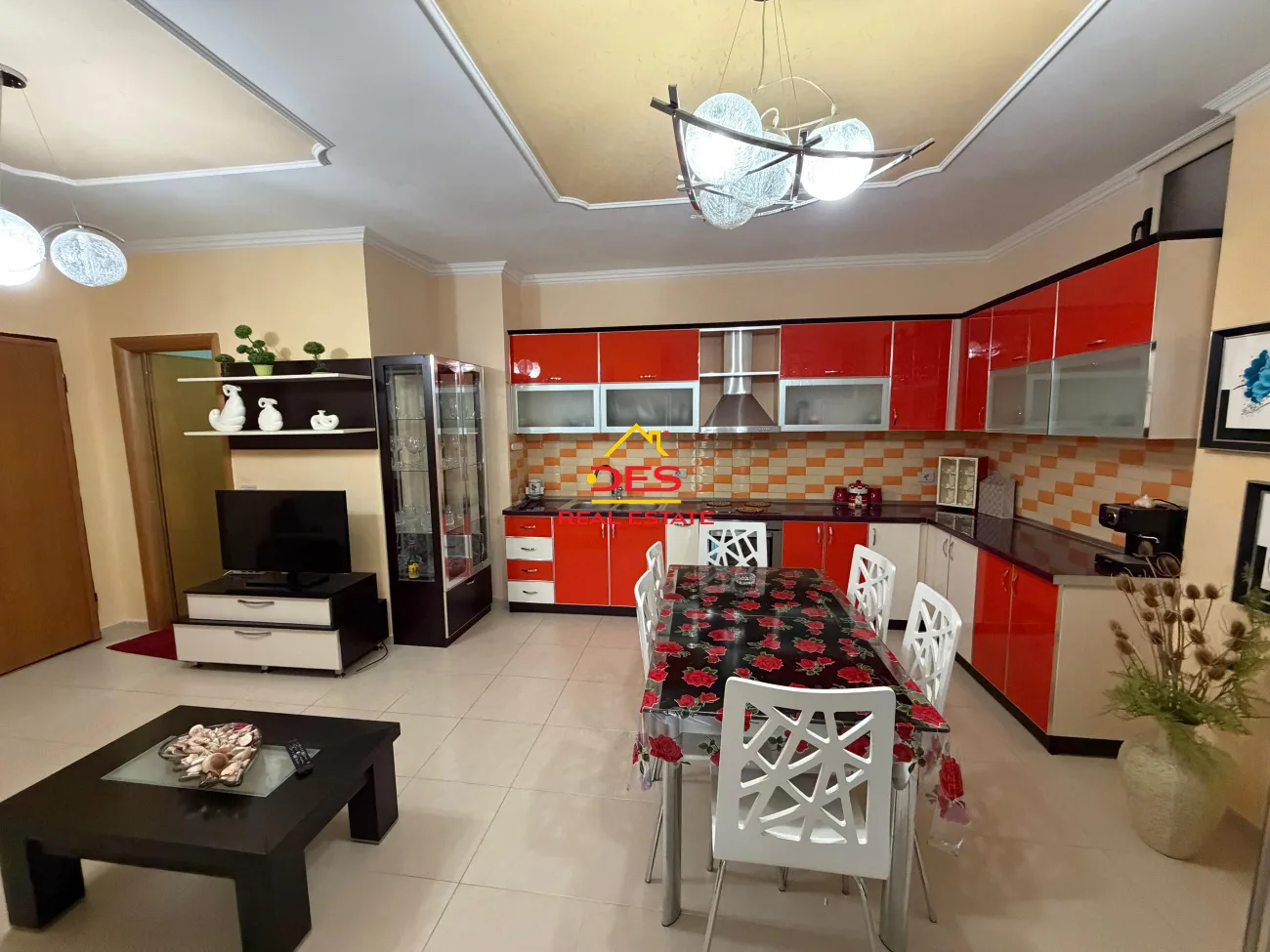 Shitet apartament 2+1 në orikum, vlore.