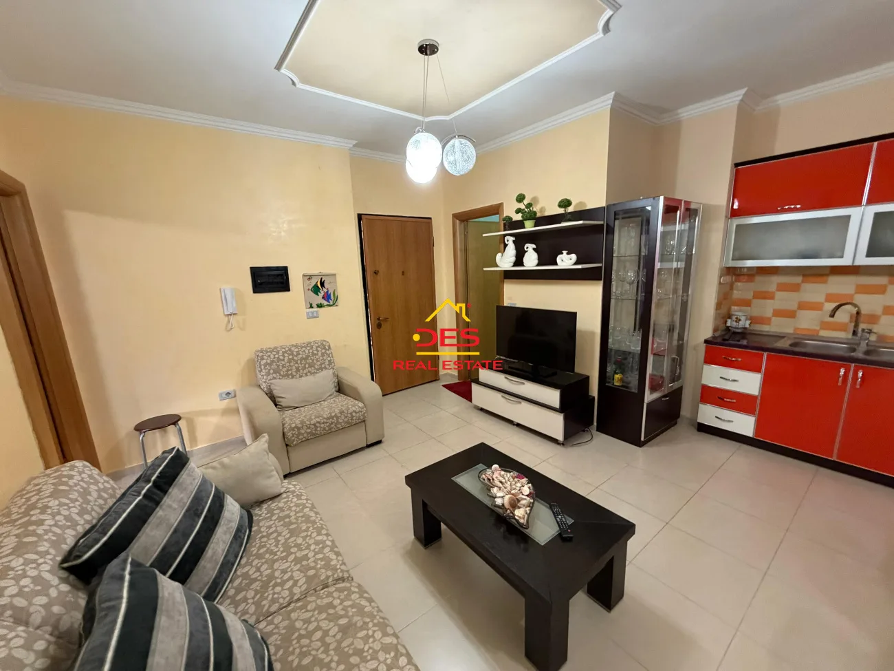 Shitet apartament 2+1 në orikum, vlore.