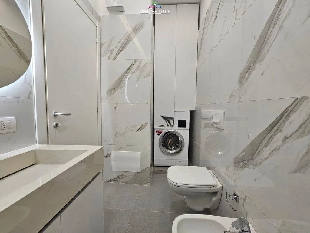 Apartament Me Qera 2+1+2 tek Rruga e Barrikadave (ID B2201600) Tirane
