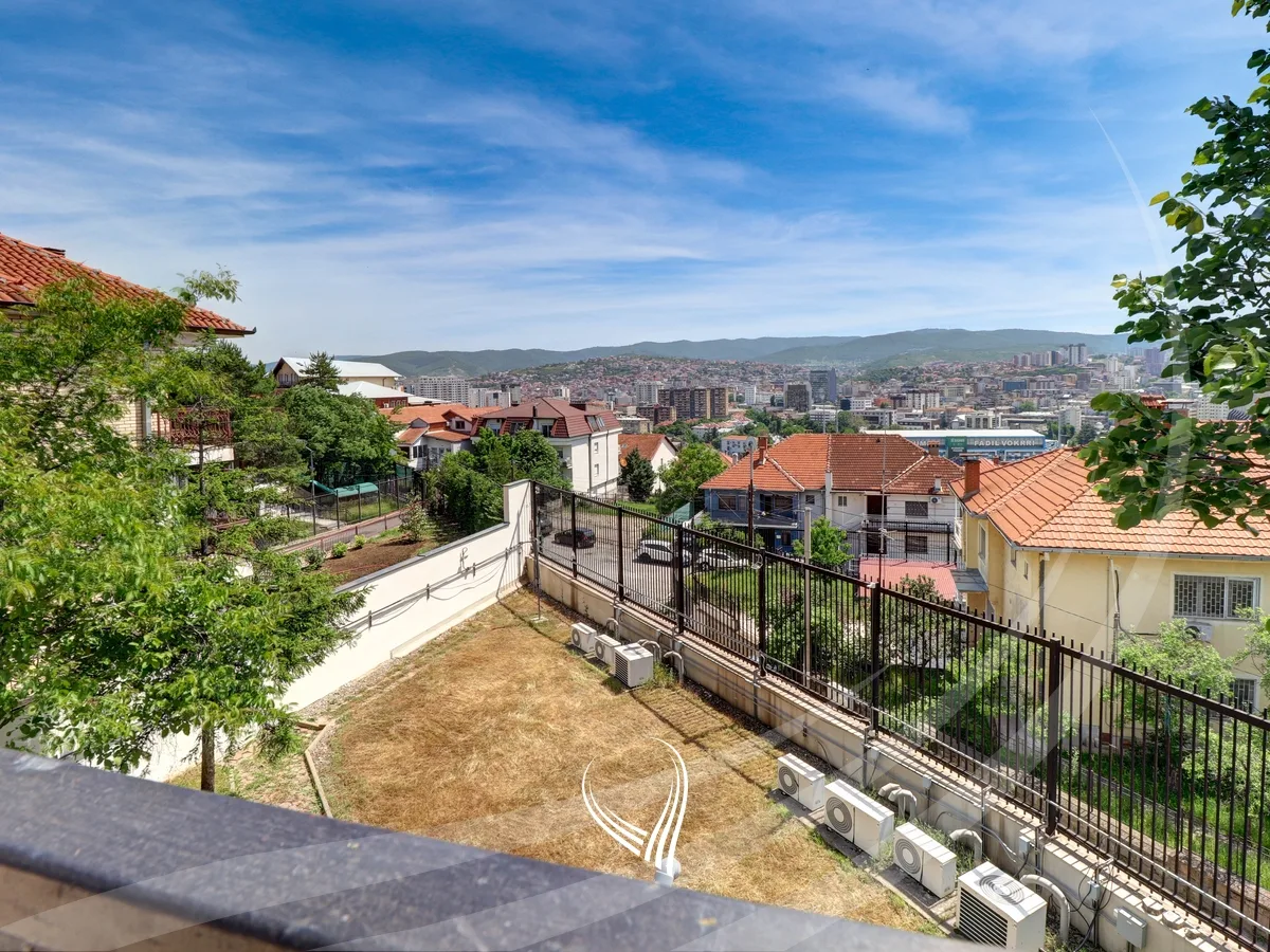 Objekt afarist 610m2 me qira në lagjen Arbëria-Dragodan