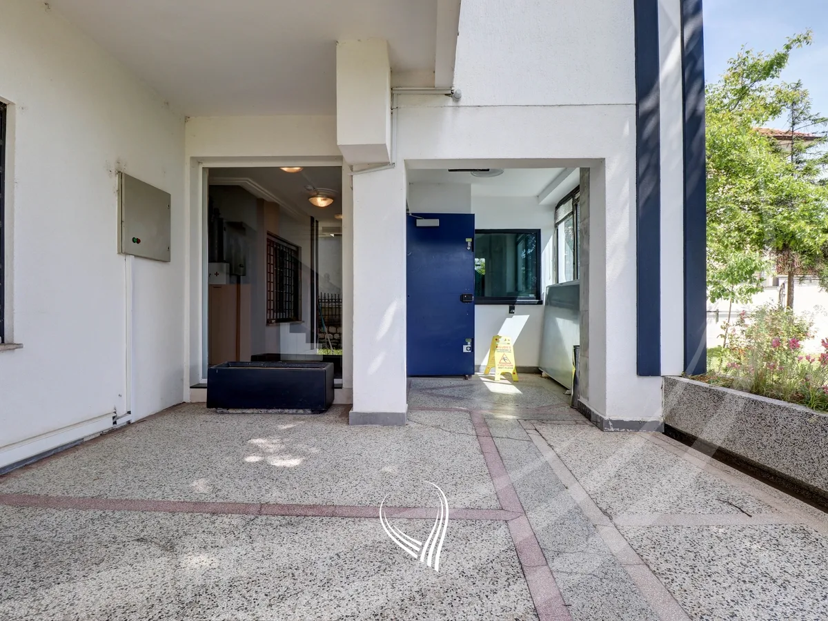 Objekt afarist 610m2 me qira në lagjen Arbëria-Dragodan