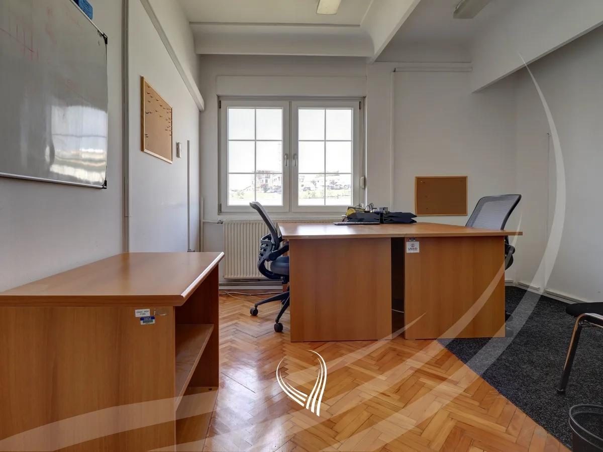 Objekt afarist 610m2 me qira në lagjen Arbëria-Dragodan