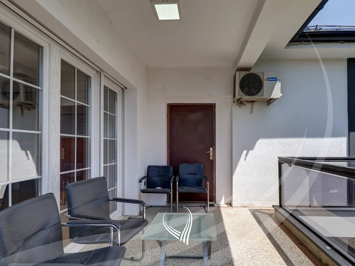 Objekt afarist 610m2 me qira në lagjen Arbëria-Dragodan