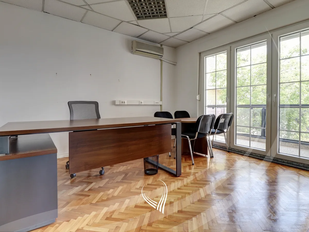 Objekt afarist 610m2 me qira në lagjen Arbëria-Dragodan