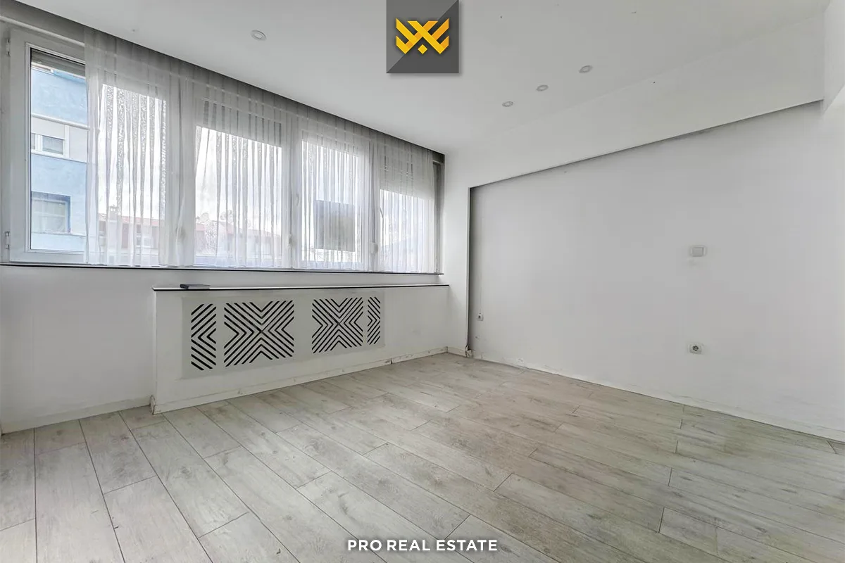 Banesë / Zyrë 80m² me #QIRA në Qendër