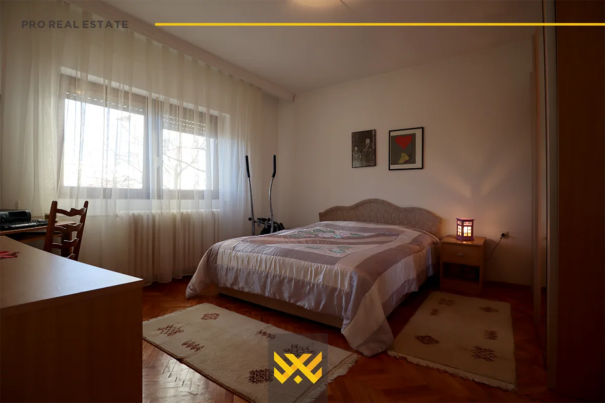 Shtëpi 260m² + 420m² në #SHITJE në Aktash.
