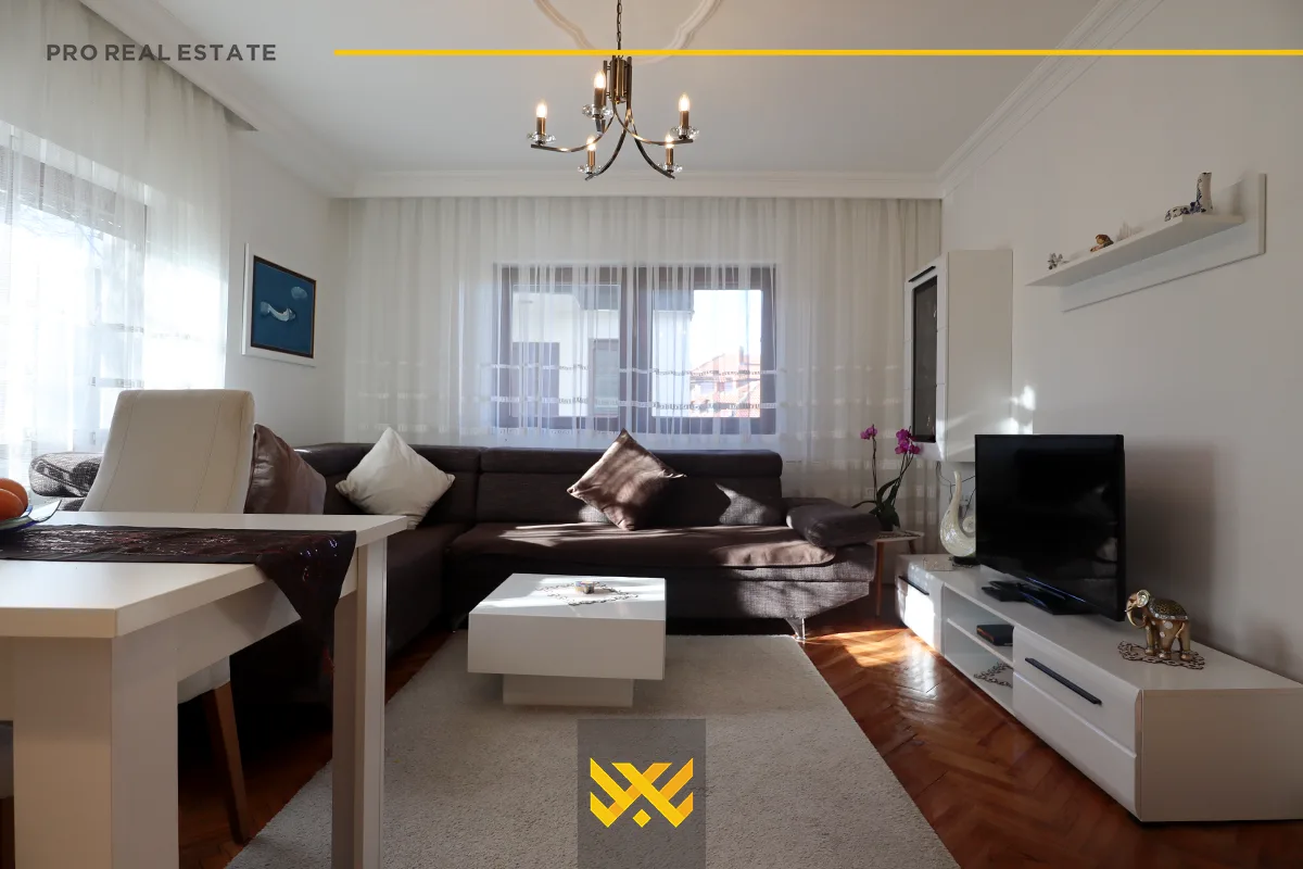 Shtëpi 260m² + 420m² në #SHITJE në Aktash.