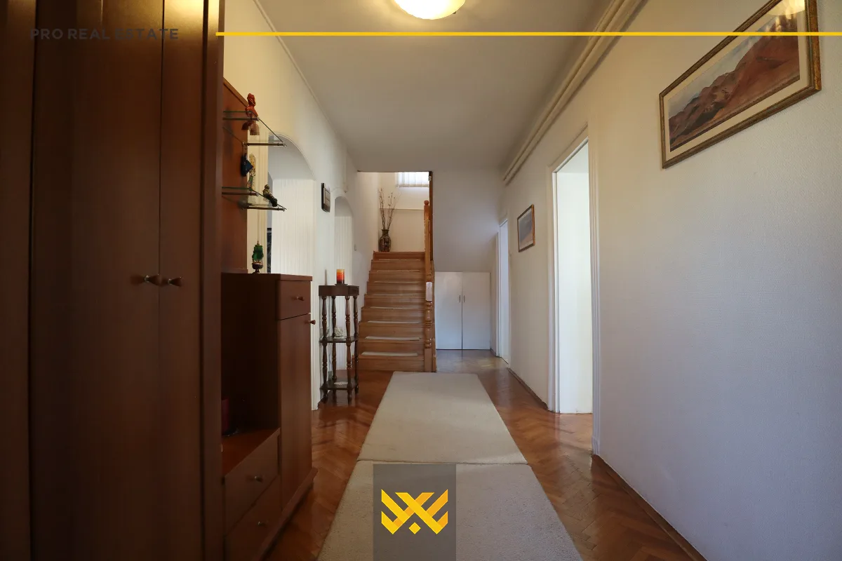 Shtëpi 260m² + 420m² në #SHITJE në Aktash.