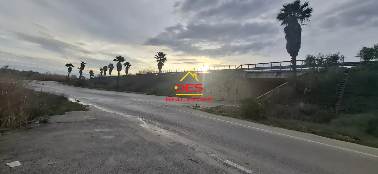 JEPET ME QIRA KAPANON NË PANAJA ,VLORË 📍Në anë të autostradës